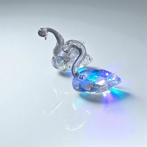Swarovski Crystal Swan Figurine Set on Black Base - Picture 4 of 4